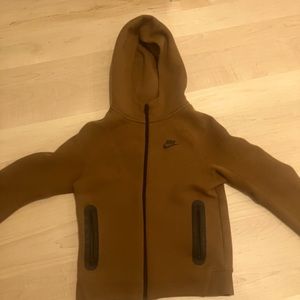 Nike Tech Fleece Boy’s Medium